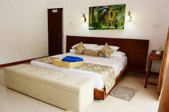 Bed & Breakfast City 2*